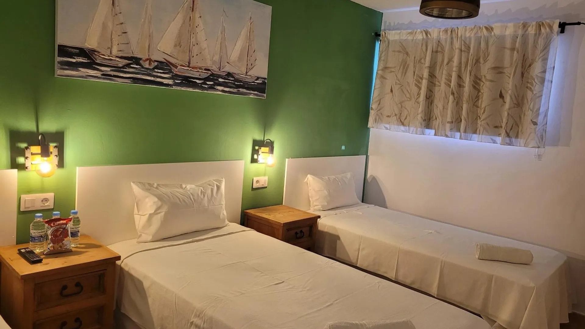 Chabela'S Hostel Lajita Bed & Breakfast